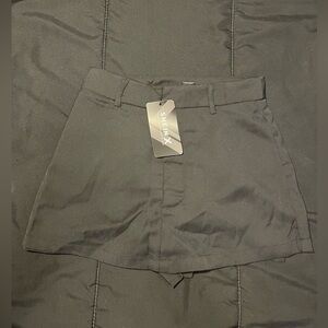 NWT BLACK SKORTS